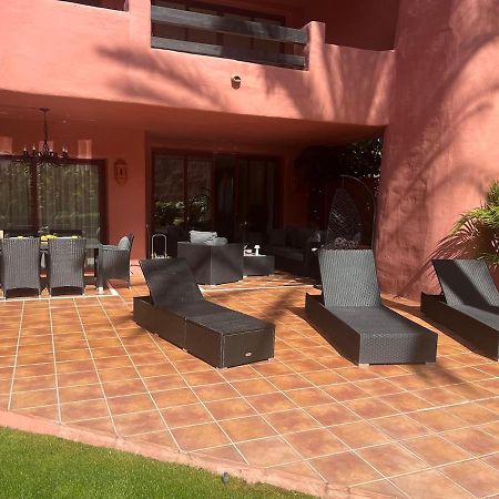 Te Huur 2 Slaapkamers Frontline Strand Complex Estepona Extérieur photo