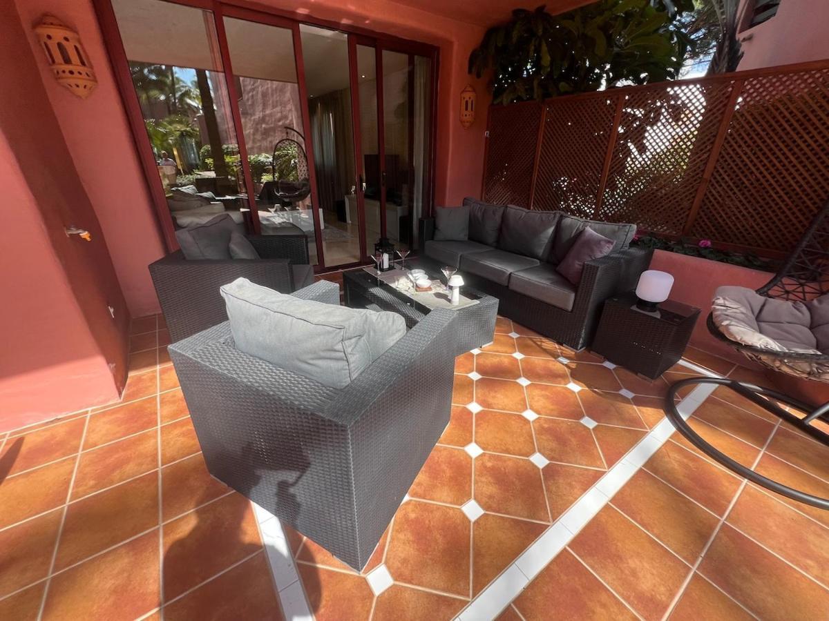Te Huur 2 Slaapkamers Frontline Strand Complex Estepona Extérieur photo