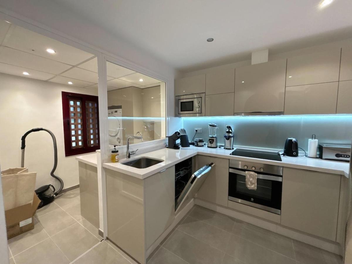 Te Huur 2 Slaapkamers Frontline Strand Complex Estepona Extérieur photo