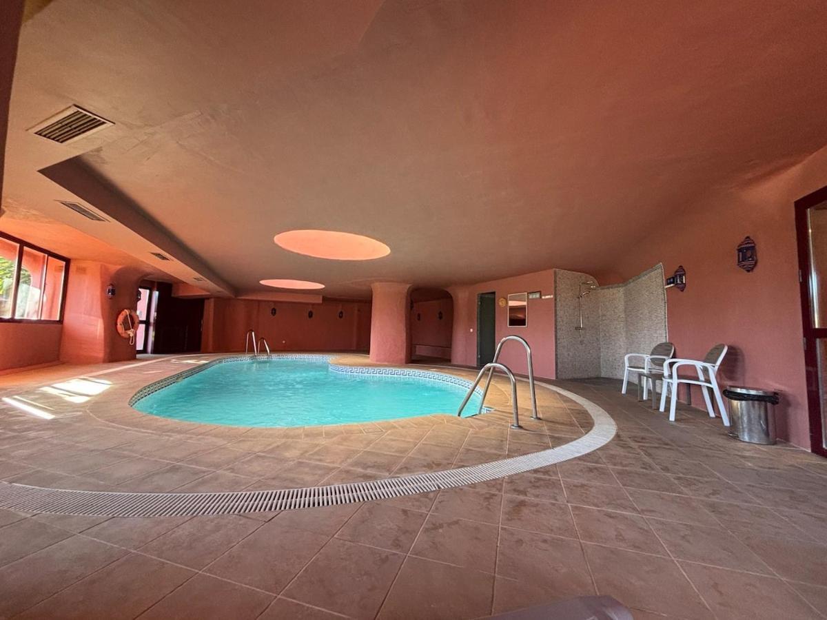 Te Huur 2 Slaapkamers Frontline Strand Complex Estepona Extérieur photo