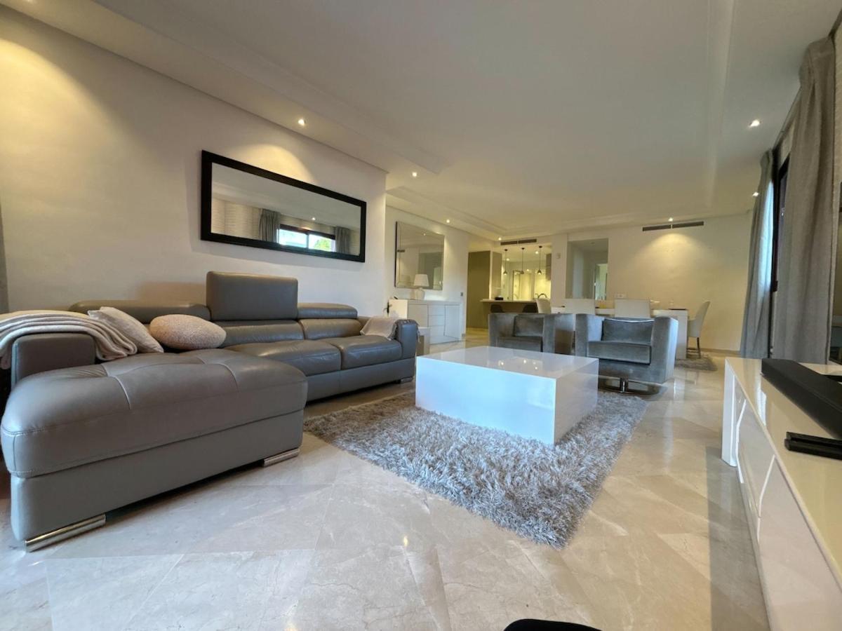 Te Huur 2 Slaapkamers Frontline Strand Complex Estepona Extérieur photo