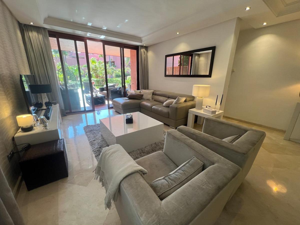 Te Huur 2 Slaapkamers Frontline Strand Complex Estepona Extérieur photo