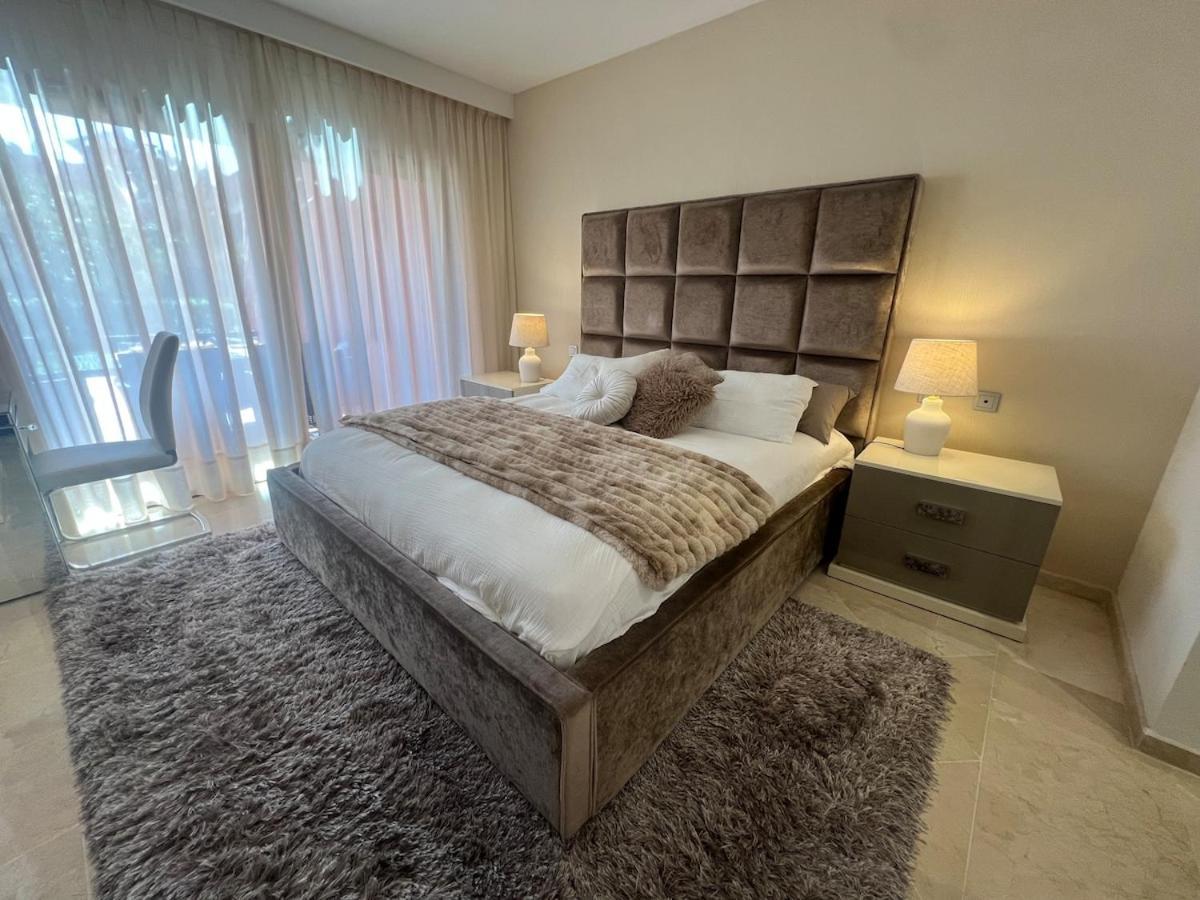 Te Huur 2 Slaapkamers Frontline Strand Complex Estepona Extérieur photo