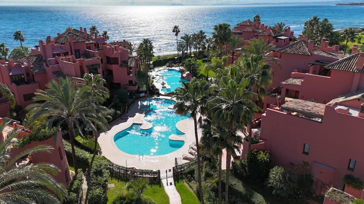 Te Huur 2 Slaapkamers Frontline Strand Complex Estepona Extérieur photo